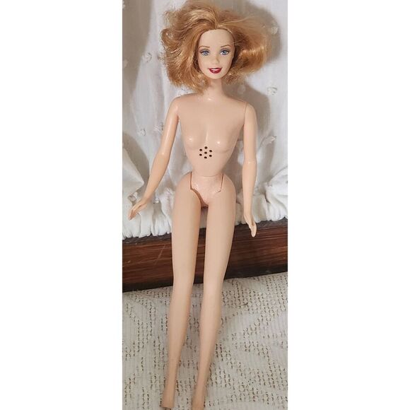 Barbie doll, 1990's with wig, stamped Mattel 1966 China, battery operated - Picture 6 of 9